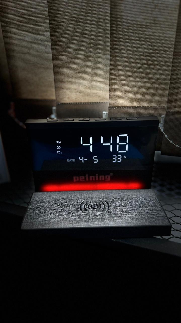 Carregador Indução + Relógio Despertador